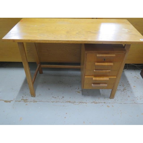 463 - An oak retro four drawer desk - Height 70cm x 99cm x 44cm