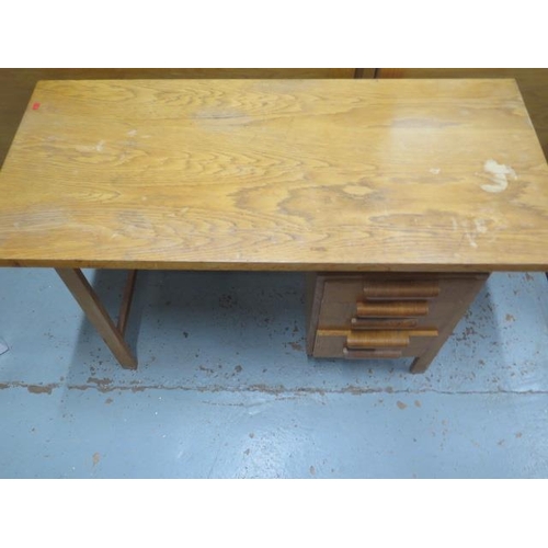 463 - An oak retro four drawer desk - Height 70cm x 99cm x 44cm