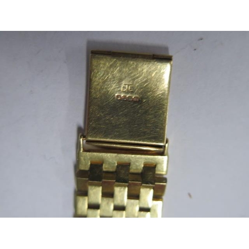 141 - An 18ct yellow gold Jaeger-Le Coultre manual wind wristwatch on an 18ct yellow gold bracelet strap -... 