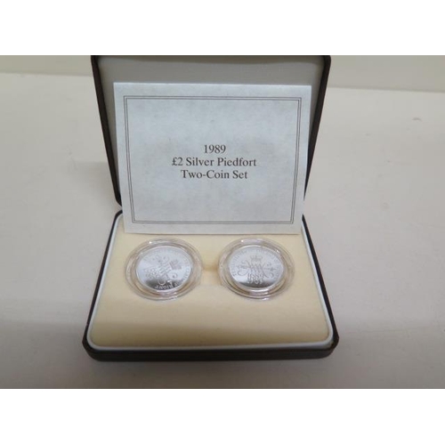 180 - A 1989 £2 silver Piedford two coin set