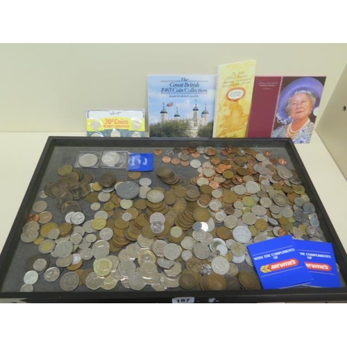187 - A collection of assorted World coins and packs