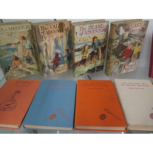 226 - A collection of 20 Enid Blyton Novels to include six with dust covers and eight 1st published, also ... 