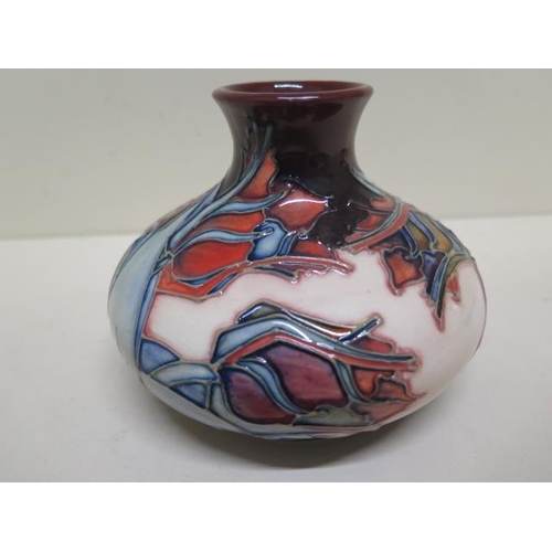 280 - A Moorcroft red tulip squat vase - Height 10cm - some crazing to base