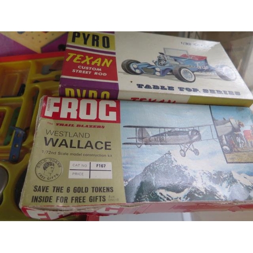 303 - An Airfix-600 Queen Elizabeth Liner kit, a Pyro Texan kit and a Frog Westland Wallace kit - all boxe... 