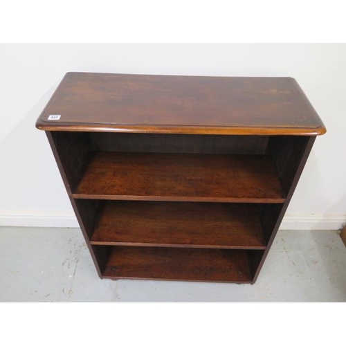 433 - A mahogany bookcase with fixed shelves - Height 99cm x 80cm x 33cm