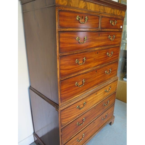 529 - A Georgian mahogany chest on chest with two short over six long graduating drawers on bracket feet -... 