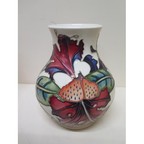 237A - A Moorcroft trial vase 11-4-00 - Height 15cm