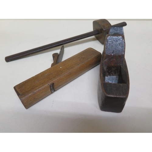 270A - A collection of 7 vintage carpentry tools including two planes - 17cm and 12cm long