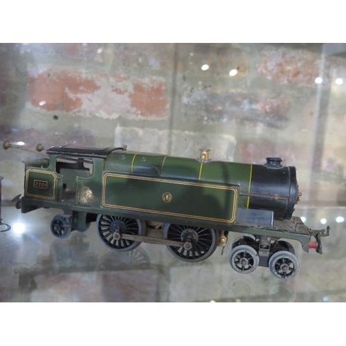 308 - A Hornby O Gauge clockwork tinplate 4-4-2 Loco no 2221 - running, original paint, some age related w... 