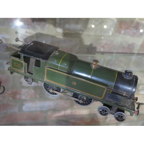 308 - A Hornby O Gauge clockwork tinplate 4-4-2 Loco no 2221 - running, original paint, some age related w... 