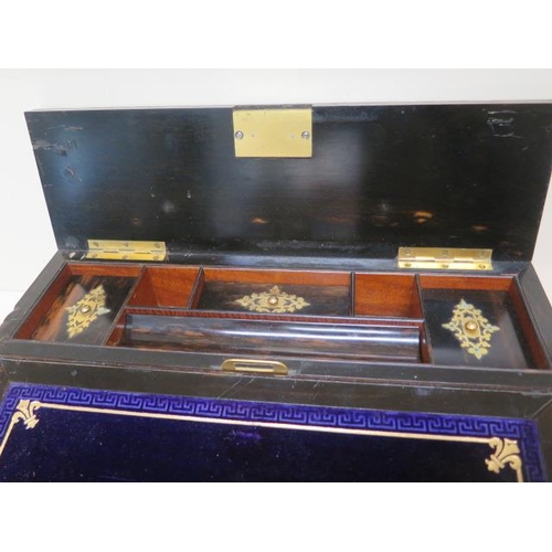 470 - A good quality 19th century rosewood writing slope with a nicely fitted interior - in good condition... 