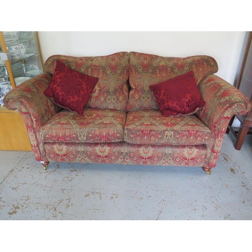 500 - A Duresta two seater Mayfair medium sofa in gold elite fabric - in good condition with scatter cushi... 