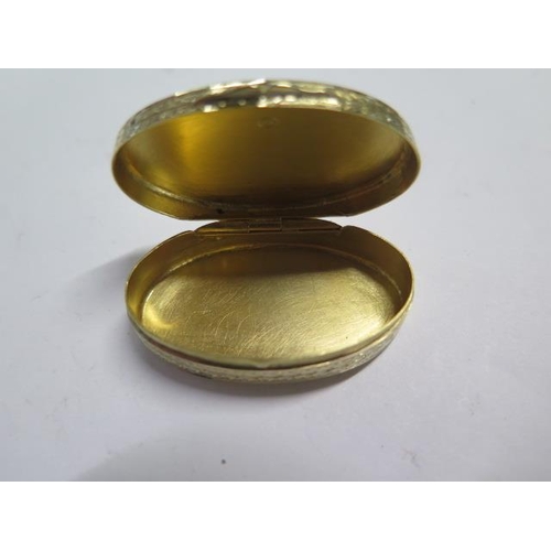 68 - An 18ct yellow gold (tested) fine quality French snuff/pill box set with a cabochon ruby to the lid ... 