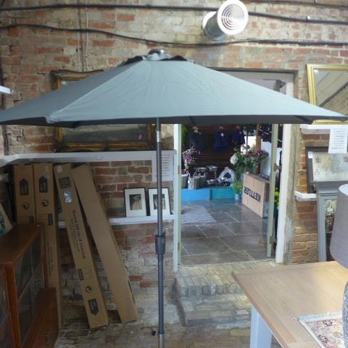 206D - A Four Seasons Riviera parasol 2.5m round - new, can be posted free of charge - RRP £159