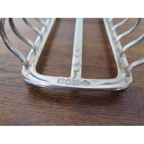  A silver toast rack London 1906/07 GS Co Ltd - Length 13.5cm - approx weight 7.7 troy oz - in good c... 