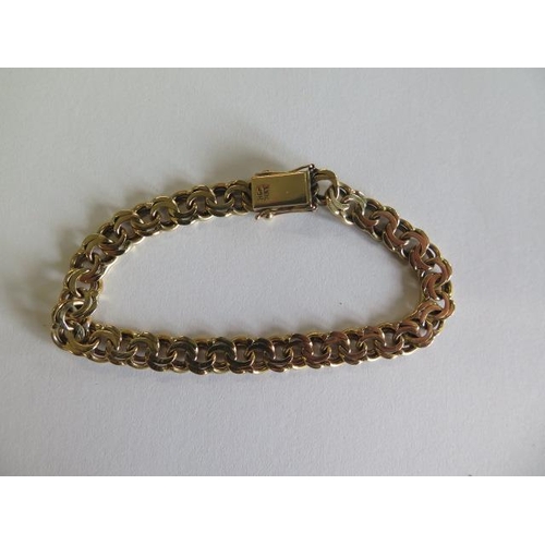 111 - A 14ct yellow gold 19.5cm bracelet - approx weight 18.2 grams - clasp good, small wear, otherwise ge... 