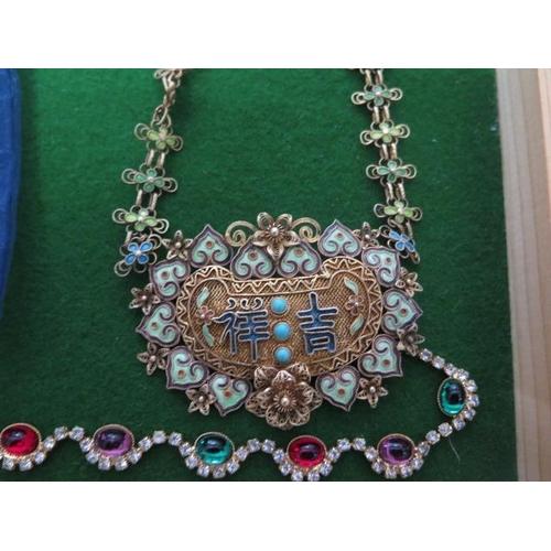 150 - A Chinese silver gilt turquoise necklace, other assorted jewellery including a 9ct gold ring and ear... 