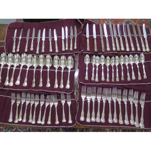 162 - A matched 12 setting silver set of flatware - 12x 23cm table spoons, 12x 18cm spoons, 12x 21cm forks... 