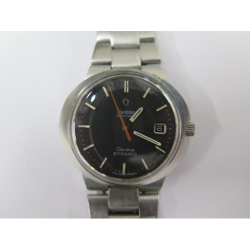 An Omega stainless steel automatic Geneve Dynamic gents bracelet wristwatch - 40mm case - running order, hands and date adjust, winder sometimes pulls out, dial good, some usage marks to case consistent with age and use