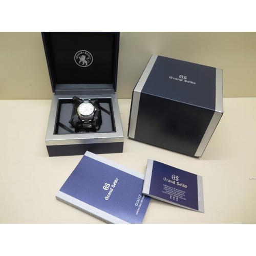 217 - A Grand Seiko Heritage Quartz stainless steel bracelet wristwatch with white dial and date - 37mm ca... 