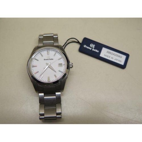 217 - A Grand Seiko Heritage Quartz stainless steel bracelet wristwatch with white dial and date - 37mm ca... 