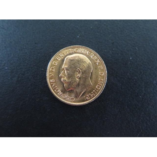 251D - A George V full gold sovereign dated 1911