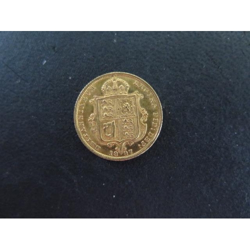 255A - A Victorian gold half sovereign dated 1887