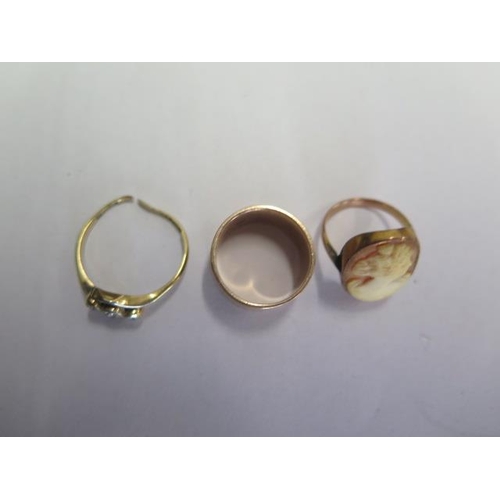 75 - A cut 18ct yellow gold three stone diamond ring approx weight 2 grams, a gilt metal cameo ring and a... 