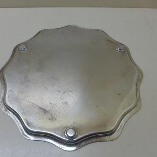 102 - A silver salver Sheffield 1926/27 AC Co Ld - Width 22cm - approx weight 10.7 troy oz