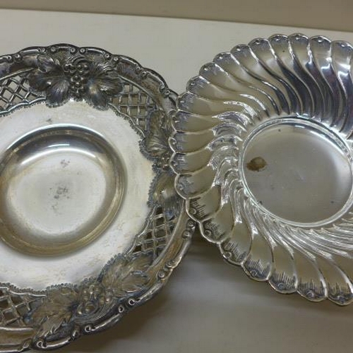 105 - Two 925 silver dishes largest 17.5cm wide and a 925 silver 