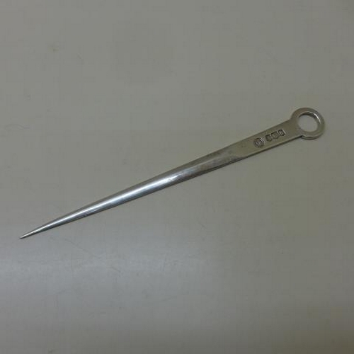 107 - A silver skewer letter opener Sheffield 1964/65 FH - Length 21cm - approx weight 1.6 troy oz - gener... 