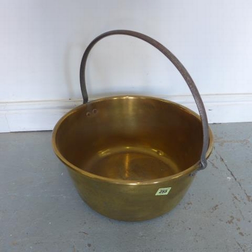 255 - A 19th century brass jam pan