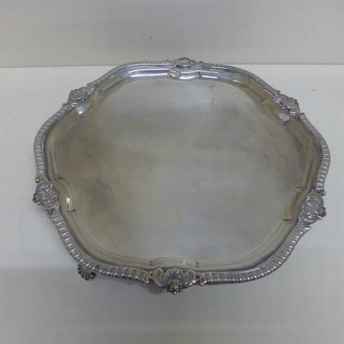 86 - A Georgian Scottish silver salver -Diameter 31cm - Edinburgh 1812/13 - approx weight 28 troy oz - mi... 