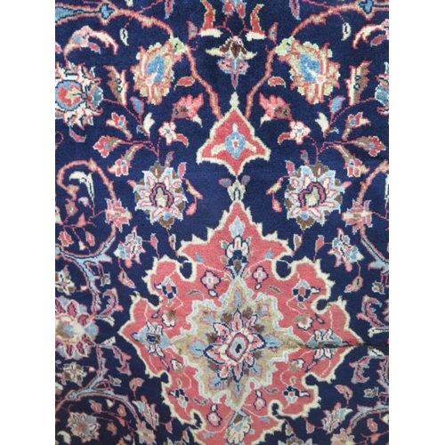 504 - A hand knotted woollen Sarough rug - 1.85m x 1.20m