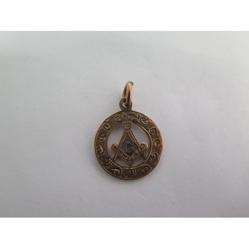 141A - A 9ct yellow gold Masonic fob - 2mm - approx weight 4.4 grams