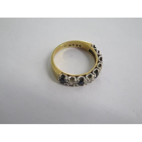 142 - An 18ct yellow gold diamond and sapphire ring size P - approx weight 5.6 grams - in good condition