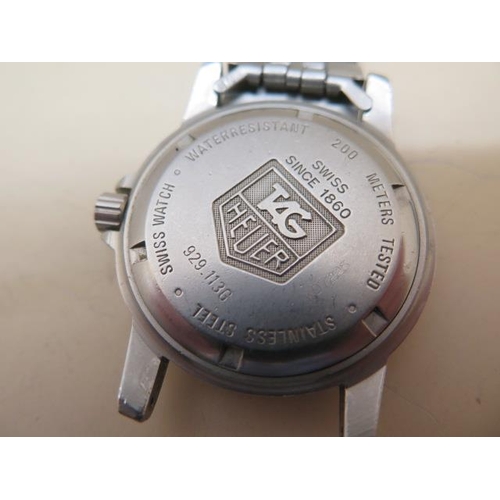 215 - A Tag Heuer stainless steel gents bracelet wristwatch - 36mm case - not currently running, marks to ... 