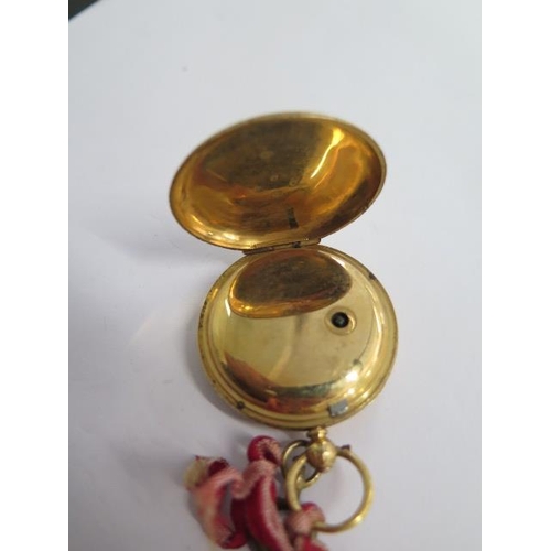 232A - An 18ct yellow gold key wind open face pocket watch - 40mm case - good condition, running with key -... 