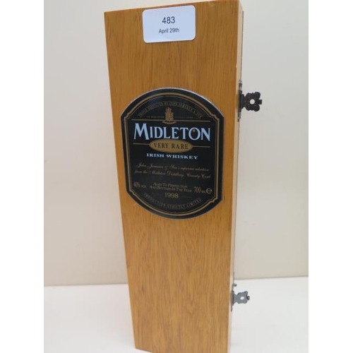 483 - A bottle of Middleton very rare Irish Whiskey 1998 - in its wooden box