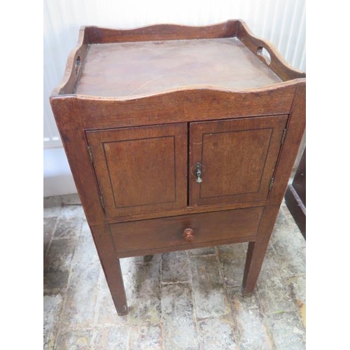 548 - A Georgian mahogany bedside cupboard - Height 75cm