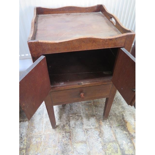 548 - A Georgian mahogany bedside cupboard - Height 75cm