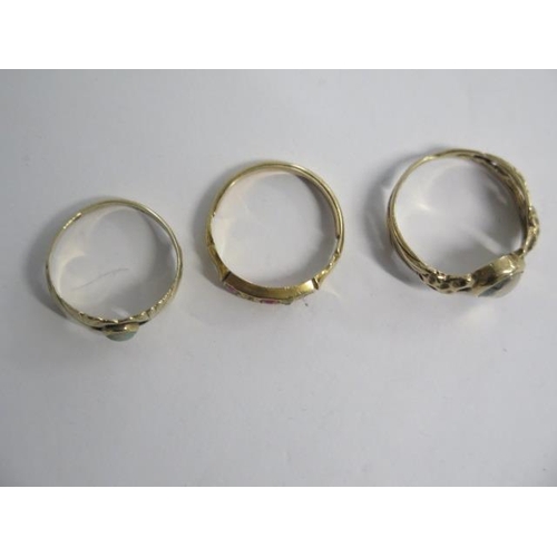 89 - Three 9ct yellow gold rings sizes L and M - approx weight 7.3 grams