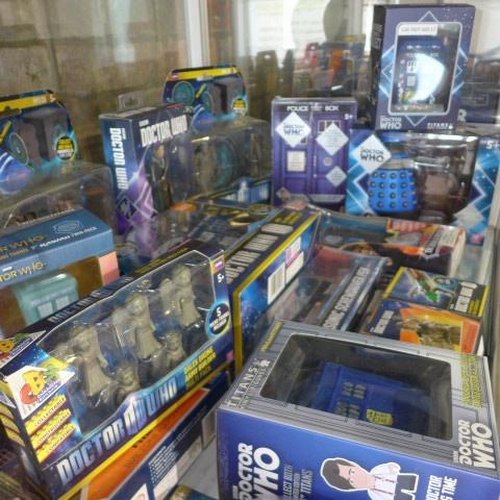 213 - A collection of 28 Dr Who figures sets etc - all boxed, one unboxed - please see vendors list for de... 