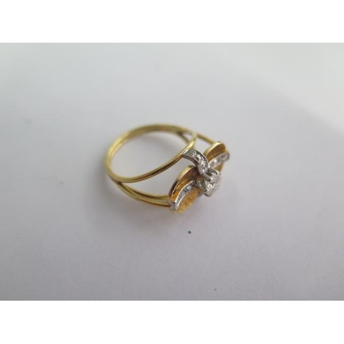 132 - An unusual yellow gold diamond ring with a central diamond - approx weight 0.35ct - ring size M - ap... 