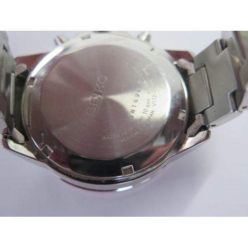 276 - A Seiko Solar Chronograph gents stainless steel bracelet alarm wristwatch - 5N1698 - 42mm case - run... 