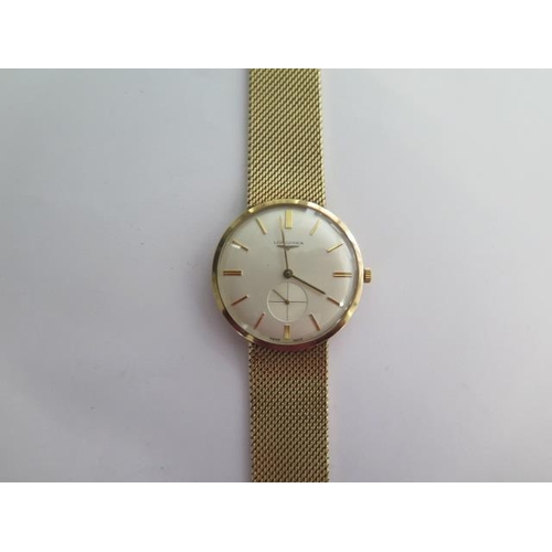 283 - A vintage 9ct gold Longines watch and bracelet - in very good condition - 34mm diameter case - total... 