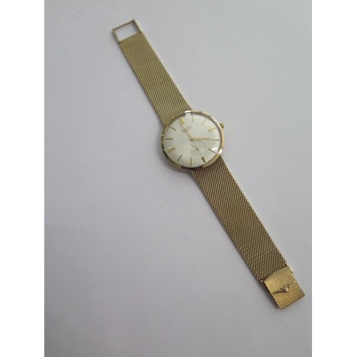 283 - A vintage 9ct gold Longines watch and bracelet - in very good condition - 34mm diameter case - total... 