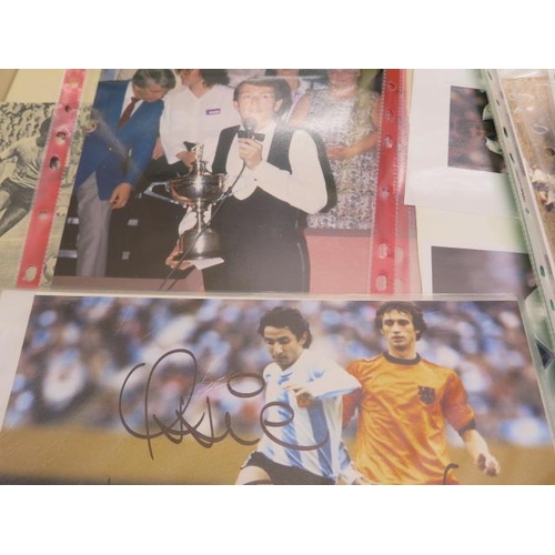 367 - A good collection of sporting autographs including two albums of footballer autographed editions inc... 