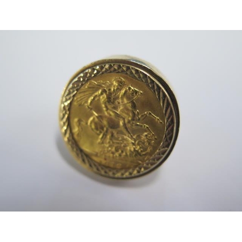 46 - A 9ct gold full sovereign ring George V dated 1912 ring size P - approx weight 15.5 grams