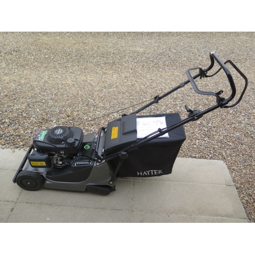 709 - A Hayter Harrier 41 Pro self propelled petrol lawnmower 16 inch cut with Honda engine , runs well bo... 